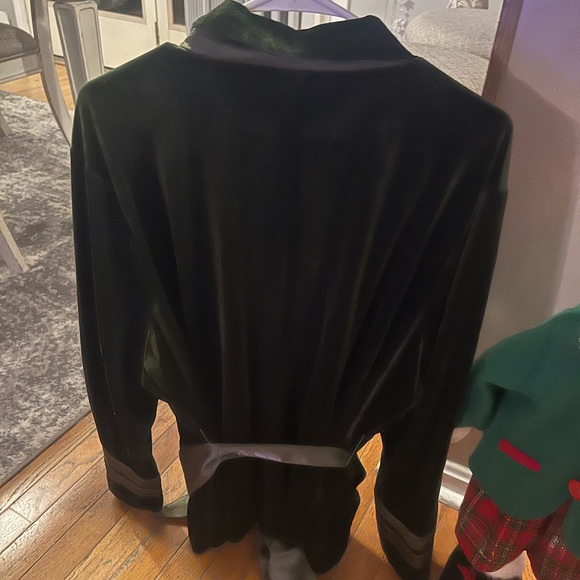 Elegant Green Velvet Blazer - Picture 6 of 7